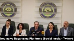 HEDEP Eş Genel Başkanı Tuncer Bakırhan, sivil toplum kuruluşu temsilcileri ve Diyarbakır Kent Koruma ve Dayanışma Platformu üyeleriyle biraraya geldi.