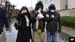 Ish informatori i FBI-së, Alexander Smirnov akuzohet se fabrikoi një skemë shumë-milionë dollarëshe rryshfeti, që përfshin familjen e Presidentit Joe Biden