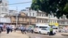 中國廣東的警察封鎖了廉江市一所幼兒園發生持刀砍人事件的現場。（2023年7月10日）