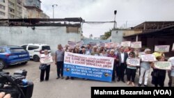 78’liler Araştırma ve Dayanışma Derneği 12 Eylül Askeri Darbesi’nin yıldönümünde Diyarbakır Cezaevi önünde toplandı. 