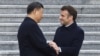 法国总统马克龙与中国国家主席习近平在北京举行的欢迎仪式上。（2023年4月6日）