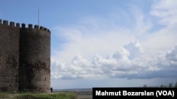 UNESCO, Diyarbakır Kalesi ve Hevsel Bahçeleri’nin, ‘Tehlike Altındaki Dünya Mirası Listesi'ne alınması için taslak karar hazırladı.