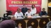 Wakil Direktur Satuan Narkoba Polda Bali Ponco Indriyo (tengah) dalam konferensi pers terkait tahanan Troy Smith asal Australia di Mapolresta Denpasar, Bali, 13 Mei 2024. (SONNY TUMBELAKA/AFP)
