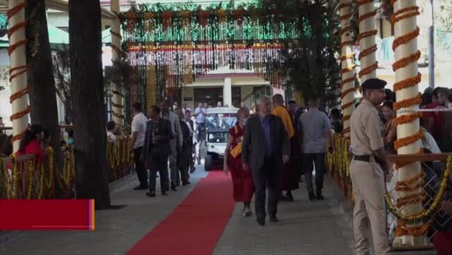༧གོང་ས་མཆོག་ནས་མགོན་པོའི་རྗེས་གནང་གི་བཀའ་ཆོས་སྩལ་གནང་མཛད་པ།