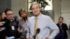 Depite Repibliken Jim Jordan (Ohio) pale ak jounalis yo apre li rale ko li soti nan kous pou prezidans Lachanm Depite Etazini an, 20 Oktob, 2023 nan Washington. 
