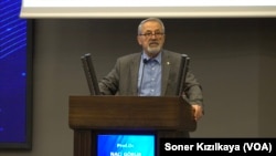 (ARŞİV) Deprem uzmanı Prof. Dr. Naci Görür VOA Türkçe'ye verdiği mülakatta, Türkiye'de deprem riskiyle ilgili uyarılarda bulundu