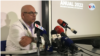 Médico venezolano Julio Castro durante la presentación de la Encuesta Nacional de Hospitales. [Foto: Carolina Alcalde]