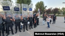 Eylemciler yasak kararına ilişkin suç duyurusunda bulunacaklarını açıkladı.