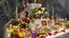 Los días primero y segundo de noviembre se conmemora el Día de los Muertos como un momento para honrar a los fallecidos. Los altares son una de las tradiciones más representativas de esta fecha que se extiende a diferentes países del mundo.