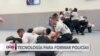 Cadetes de policías en Miami usan tecnología para recrear emergencias