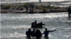 Miles de migrantes, muchos de ellos venezolanos, continúan entrando entre alambradas y tras cruzar el Río Grande, a EEUU. Tienen la esperanza de salir adelante mientras argumentan que la violencia, la falta de oportunidades, los sacan de sus países.