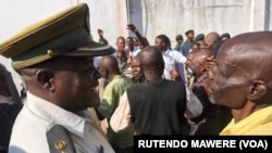 Musungwa achionekana nemukuru wepajeri.