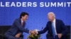 Foto Achiv: Prezidan Joe Biden bay lanmen ak Premye Minis Kanadyen Justin Trudeau pandan yon rankont bilateral nan Mexico Citi, Meksik, 10 Janvye 2023. 