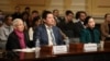 美国国会众议院美中战略竞争特设委员会2023年12月13日召开听证会，讨论中共跨国镇压议题。（由左至右）证人包括中国人权专家索菲·理查森、乔治城大学法学院学生张津睿，和香港民主委员会执行总监郭凤仪。（House Select Committee on the CCP）