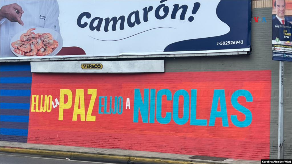 El gobierno de Nicolás Maduro acusa a la oposición de pretender cantar fraude y promover hechos violentos durante las elecciones presidenciales. Se promueve como la opción para garantizar la paz en el país. 