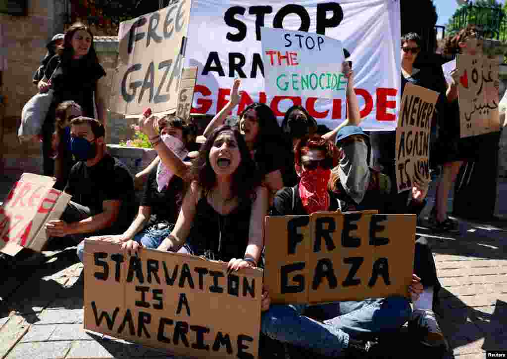 U.S. and Israeli activists protest in support of Palestinians in Gaza, amid the ongoing conflict in Gaza between Israel and the Palestinian Islamist group Hamas, outside the U.S. Consulate in Jerusalem.