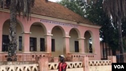 Escola primária, em Cacuso