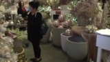 Lama Tahan Diri akibat Covid, Konsumen AS Kembali Belanja Natal di Toko Fisik