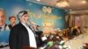  وزیر مذہبی اُمور تبدیلی مذہب سیمینار سے خطاب کر رہے ہیں جب کہ اسٹیج پر مولانا عبدالحق عرف میاں مٹھو بھی موجود ہیں۔