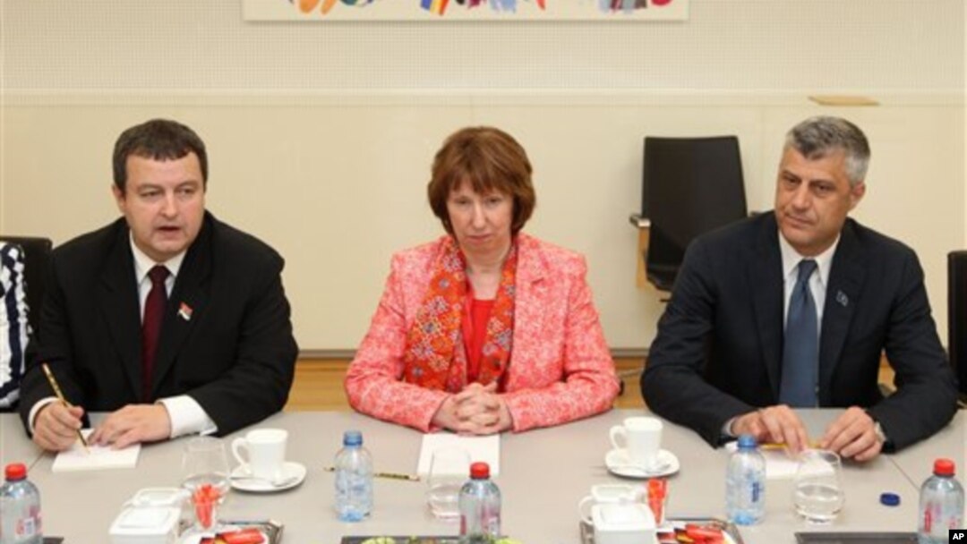 Premijer Srbije Ivica Dačić, visoka predstavnica EU Ketrin Ešton i premijer Kosova Hašim Tači (arhivski snimak)