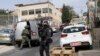 La police israélienne sur le lieu d'une fusillade à Jérusalem-Est, samedi 28 janvier 2023. 
