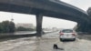 加州風暴洪水後居民得到疏散警告