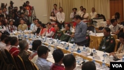 အစိုးရနဲ့ တိုင်းရင်းသားလက်နက်ကိုင်အဖွဲ့ ကိုယ်စားလှယ်တွေရဲ့ ဆဌမအကြိမ် ဆွေးနွေးပွဲ ။ (စက်တင်ဘာ ၂၆၊ ၂၀၁၄)