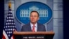 El jefe de gabinete de la Casa Blanca, Mick Mulvaney, habla a los periodistas en Washongton, el jueves.