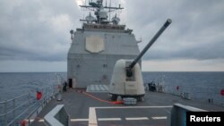 资料照片：美国提康德罗加级导弹巡洋舰“安提顿”号(USS Antietam)2022年8月28日在台湾海峡开展行动。