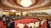 中国总理李克强2018年9月12日在北京人民大会堂与日中经济协会代表会面。此前，2016年和2017年两度因为种种纠纷而搁浅的日中韩三国峰会5月9日在东京召开。参加这次峰会的中国总理李克强和韩国总统文在寅都是上任以来首次访日，显示三国之间两年来不良关系出现转机。这次峰会发表了联合宣言。