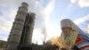 Metropolitan Platon blesses an S-400 Triumph surface-to-air missile system.