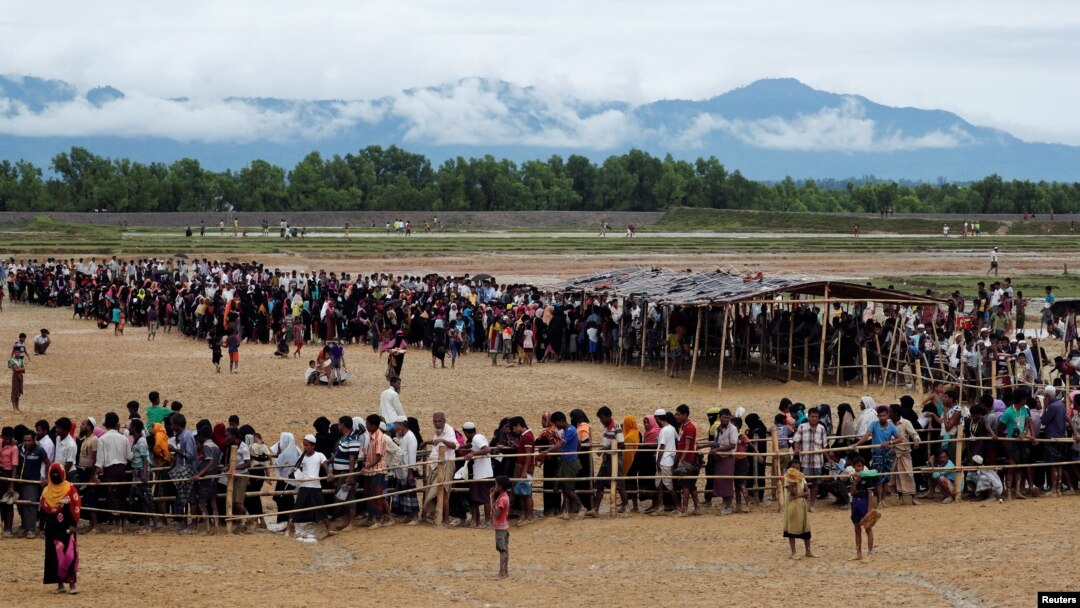 ဘင်္ဂလားဒေ့ရှ်နိုင်ငံဖက်ခြမ်းကို ရောက်နေတဲ့ ရိုဟင်ဂျာ ဒုက္ခသည်များ (အောက်တိုဘာ ၁၂၊ ၂၀၁၇)