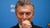 El presidente argentino Mauricio Macri, que se postula para la reelección, hace una pausa durante una conferencia de prensa en la casa del gobierno el día después de las elecciones primarias en Buenos Aires, Argentina, el lunes 12 de agosto de 2019. (AP Foto / Natacha Pisarenko)