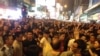旺角反佔中人士踩場與佔中示威者衝突(美國之音海彥拍攝)
