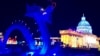 中国四川自贡灯贸集团在美国维吉尼亚州劳登郡举办的灯会所展示的中国龙与美国国会大厦。(2018年12月22日)