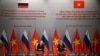 Shugaban kasar Rasha Vladimir Putin da shugaban kasar Vietnam To Lam a Hanoi Opera House, Hanoi Yuni 20, 2024.