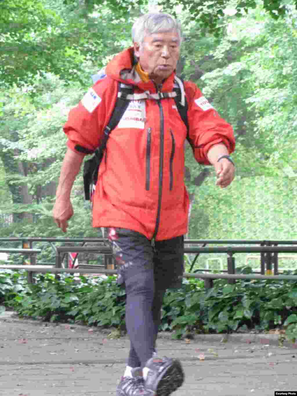 Yuichiro Miura berlatih fisik di Tokyo awal tahun ini sebelum pendakiannya di Gunung Everest, Mei 2013. (Miura Dolphins)