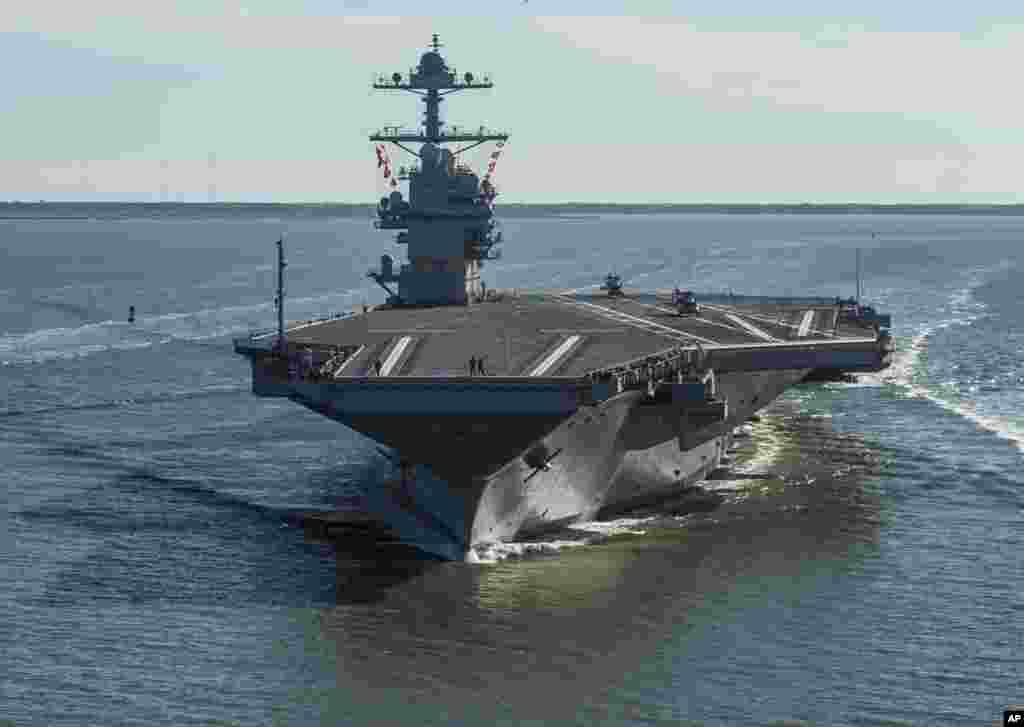 2017年7月12日，美国核动力航空母舰福特号（USS Gerald R. Ford）在维吉尼亚州纽波特纽斯即将进行首次下水试航（美国海军提供）。福特号超级航母排水量10万多吨，船上人员4550人，装载飞机75架以上，飞行甲板面积为一万八千多平方米的，能够续航90天而不需要增加补给。该舰预期寿命50年，其核动力将使该船运行20年而无需增加燃料。