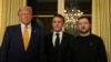 Французский президент Эммануэль Макрон с избранным президентом США Дональдом Трампом и президентом Украины Владимиром Зеленским во Дворце Елисейских полей, 7 декабря 2024 года, Париж. 