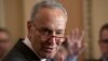 Fotografía de archivo del 30 de julio de 2019 del líder de la minoría del Senado, Chuck Schumer, respondiendo preguntas de la prensa en el Capitolio, Washington. (AP Foto/J. Scott Applewhite, Archivo)