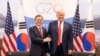 도널드 트럼프 미국 대통령과 문재인 한국 대통령이 30일 주요 20개국(G20) 정상회의가 열리는 아르헨티나 부에노스아이레스에서 회담했다.