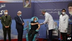 رونمایی از واکسن داخلی «فخرا» با تزریق نخستین واکسن به پسر محسن فخری‌زاده (۲۶ اسفند ۱۳۹۹)