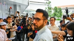 2月17日，新加坡反對黨工人黨秘書長畢丹星因涉嫌向國會特權委員會(COP) 撒謊一案在國家法院宣判後向記者發表講話。
