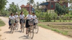 ព័ត៌មាន​ពេល​រាត្រី ២០ វិច្ឆិកា៖ គ្រោះ​ថ្នាក់​នៅ​តែ​មិន​ថមថយសម្រាប់​សិស្សានុសិស្ស​កម្ពុជា​ក្នុង​ការ​ធ្វើ​ដំណើរ​ទៅ​មក​សាលារៀន