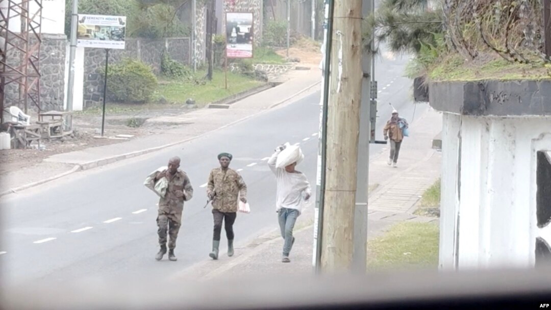 Video ya AFP TV na Goma mokolo mwa 25 2025, motalisibato ba mandoki bazali kotambola na Goma mpe baike bamemi mikumba.