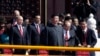 中共总书记习近平在天安门上，一侧是中国总理李克强和俄罗斯总统普京，另一侧是江泽民（2015年9月3日）