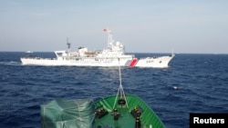 越南海军陆战队舰船在南中国海拍摄的中国海警船。（资料照片）