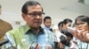 Sekretaris Kabinet (Seskab) Pramono Anung berbicara terkait kasus pengusiran warga kelompok Gafatar di Kalimantan, di kantor Presiden Jakarta Rabu 20 Januari 2016 (Foto: VOA/Andylala).