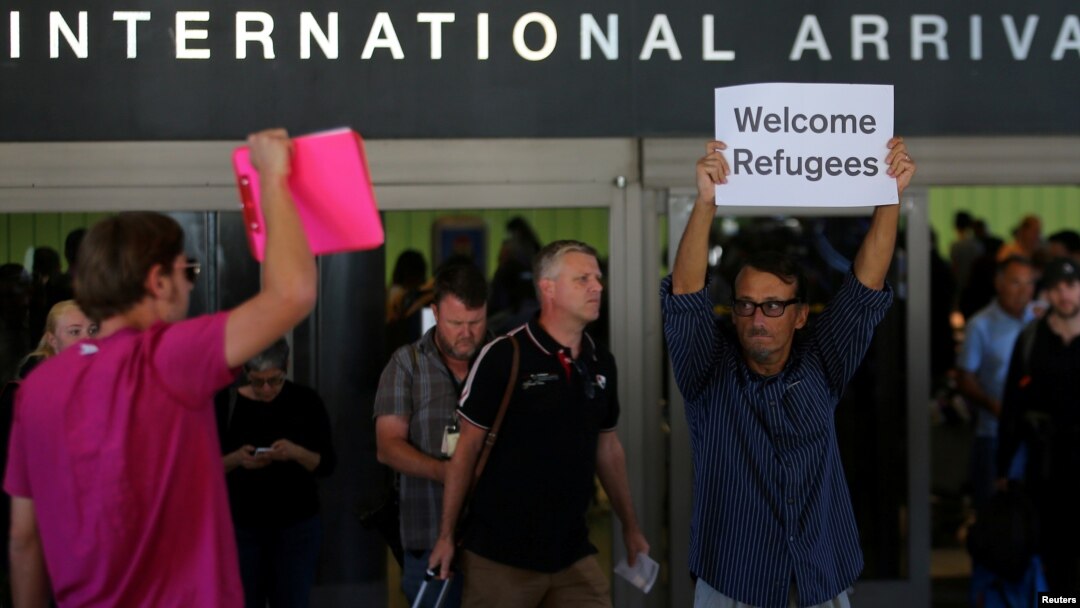 Protest na aerodromu u Los Anđelesu kada je Trampova administracija ograničila broj izbeglica