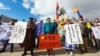 蒙古人在首都乌兰巴托集会抗议中国当局在内蒙古实行双语教学政策。（2020年9月15日）